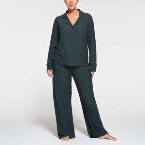 SKIMS 2 Piece Set Soft Lounge Sleep Pajama Set in Cypress Size Medium